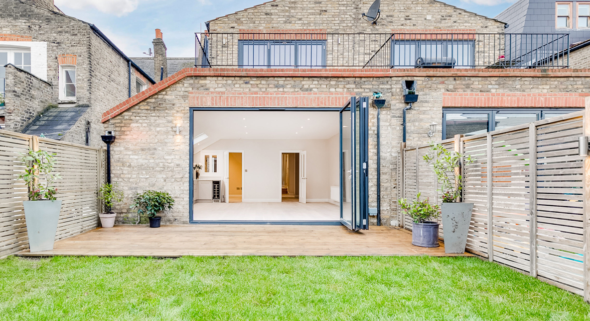 Curtain-wall in progress